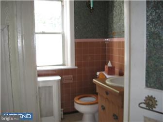 5020 Copley Road Philadelphia, PA 19144 - Photo 6 of 9 Bathroom