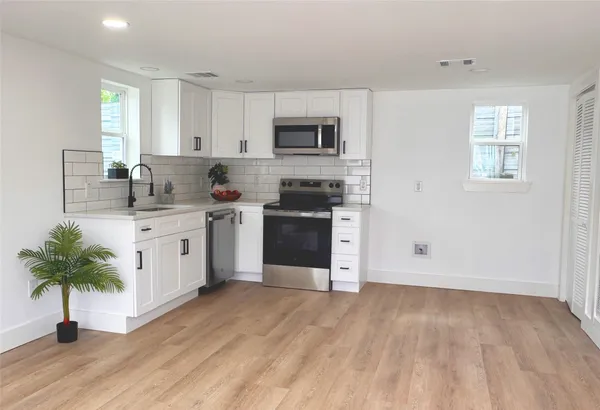 $1,200 | 1569 Elliott Street, Unit A, Houston, TX 77023