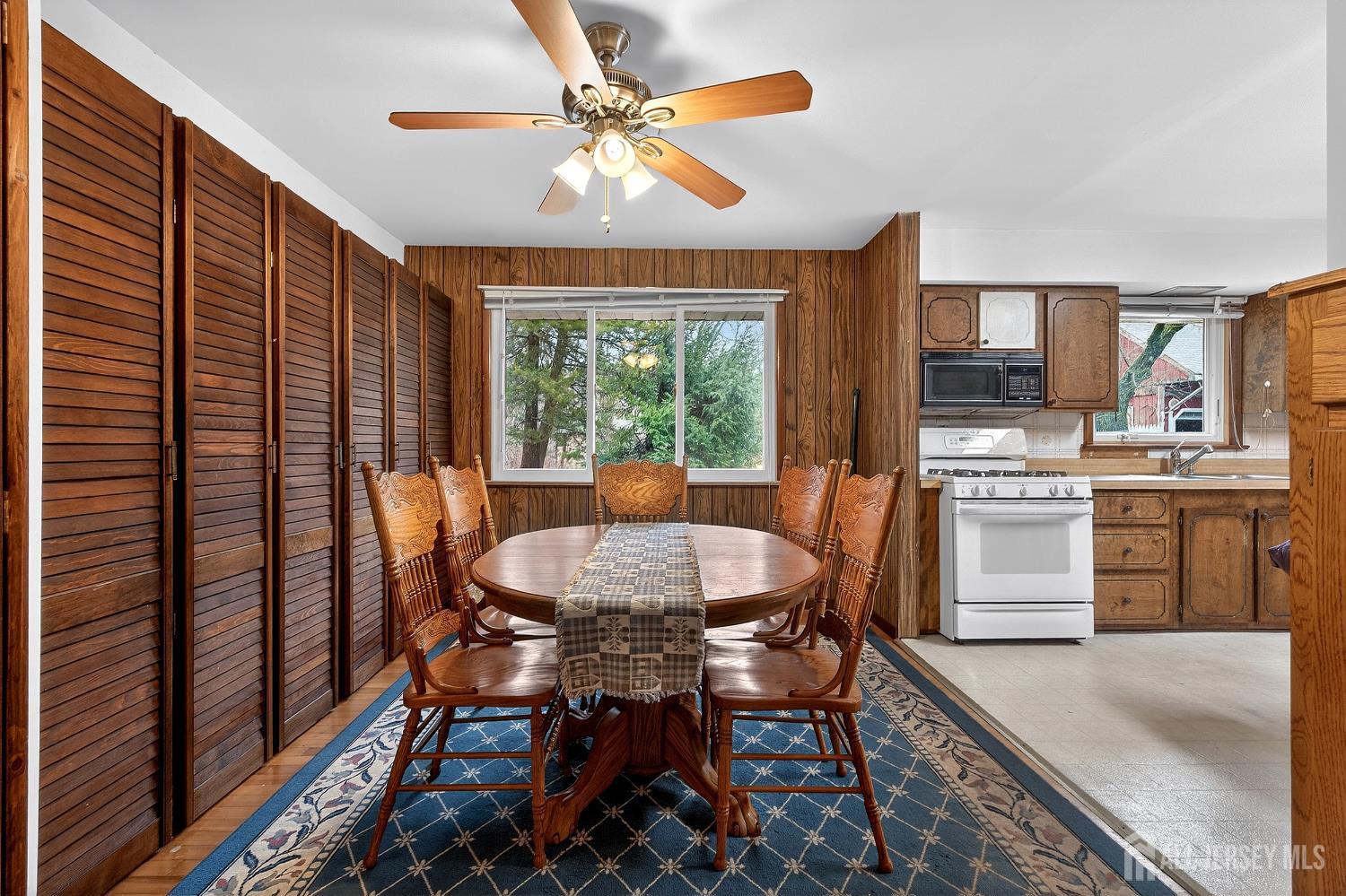 21 Pine Street Old Bridge, NJ 08857 - Photo 11 of 31 a dining room with furniture and window