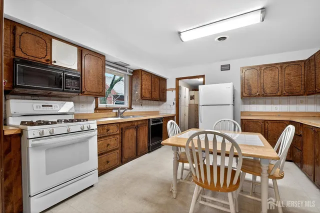 $725,000 | 21 Pine Street, Old Bridge, NJ 08857