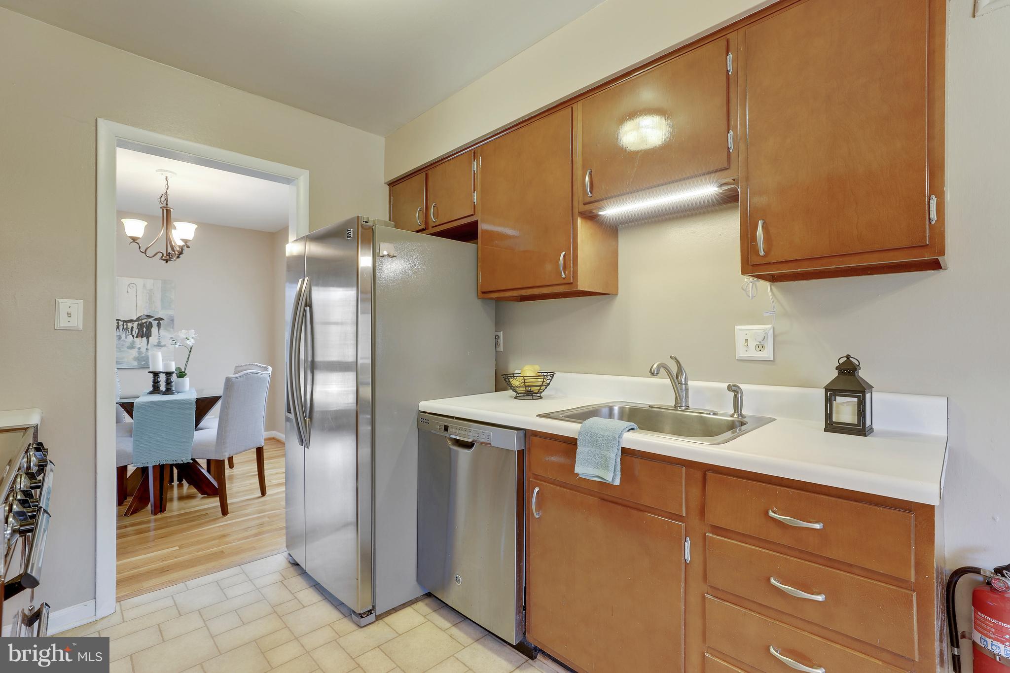 13113 Tamarack Road Silver Spring, MD 20904 - Photo 4 of 48 Bright and cheery kitchen