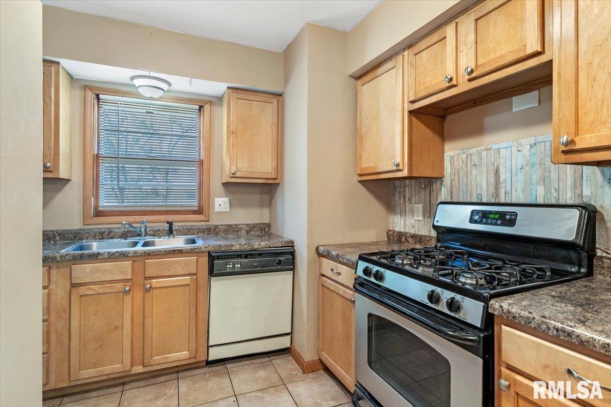 5 Somerset Road Springfield, IL 62711 - Photo 12 of 32 Gallery Image 12