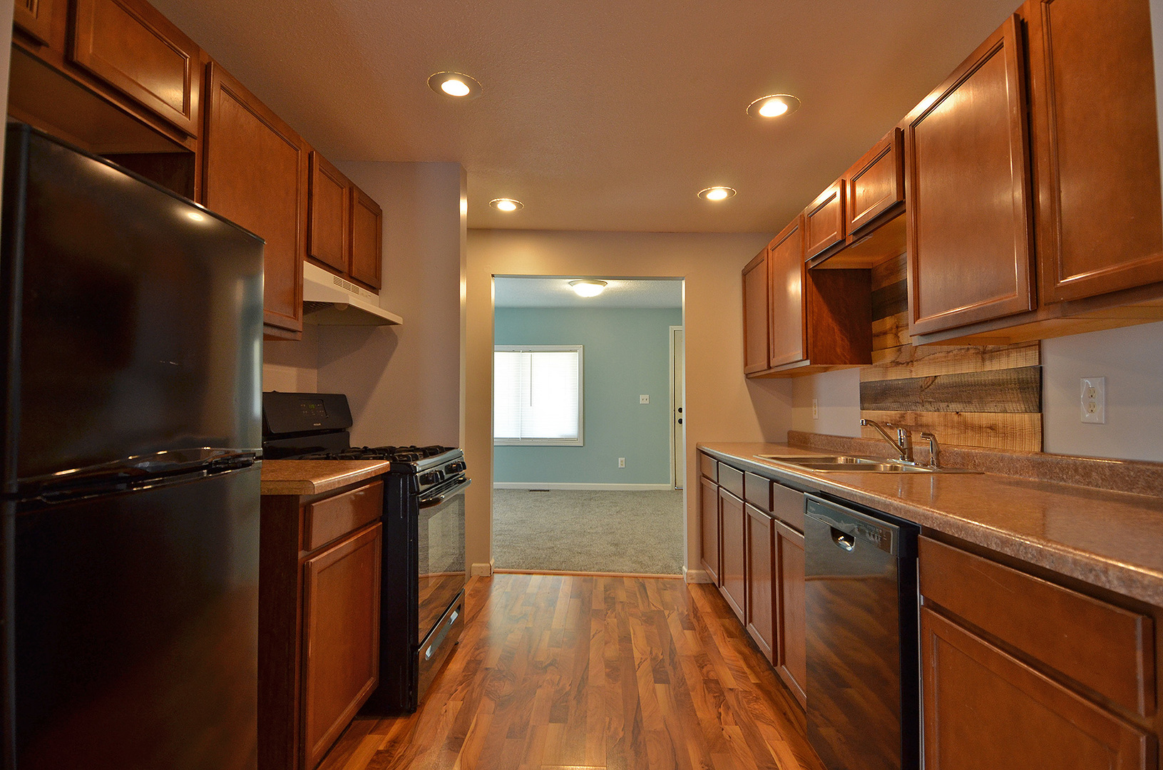 2116 Champlain Street Ottawa, IL 61350 - Photo 4 of 17