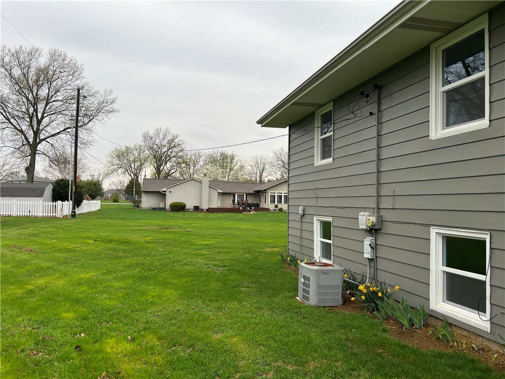 2971 Kingsley Drive Decatur, IL 62521 - Photo 3 of 25