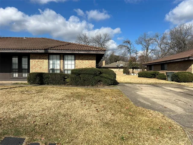 $1,100 | 2301 North Woods Street, Sherman, TX 75092