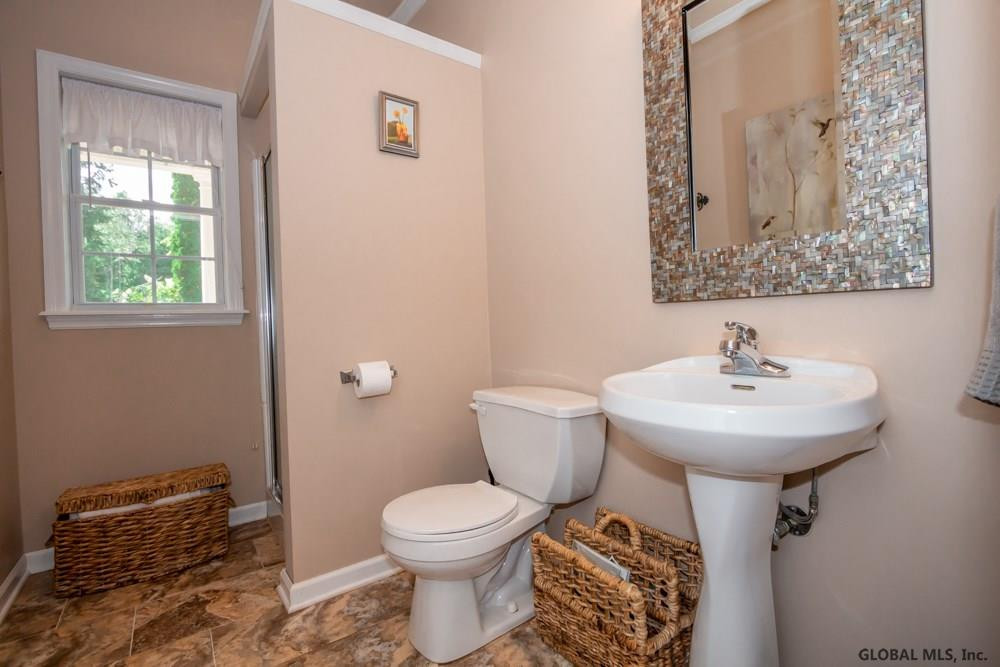 12 Worthington Road Schenectady, NY 12303 - Photo 15 of 46 Photo 16