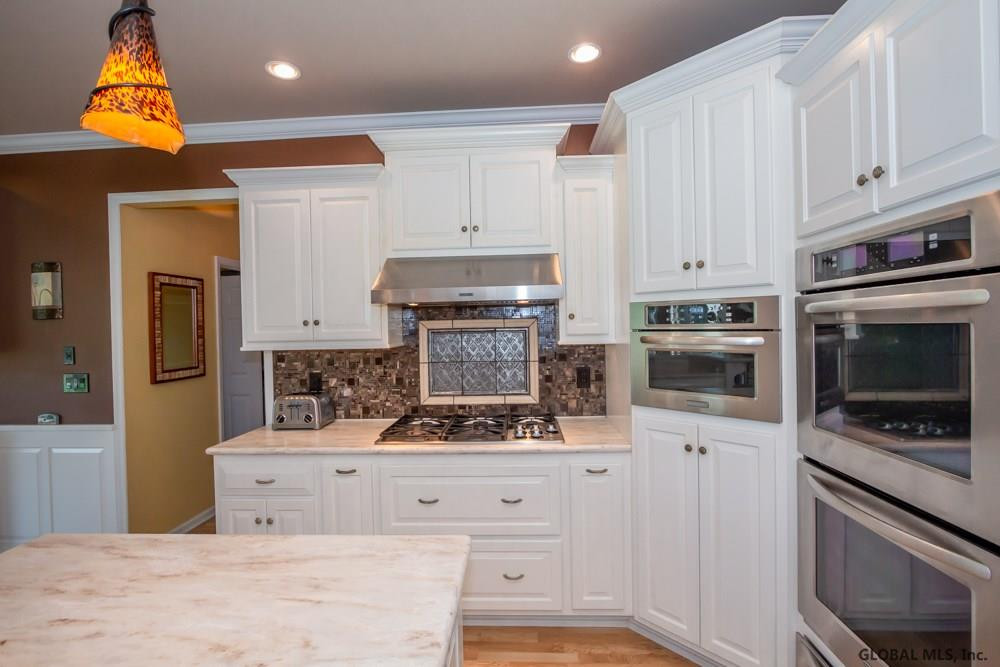 12 Worthington Road Schenectady, NY 12303 - Photo 4 of 46 Photo 4