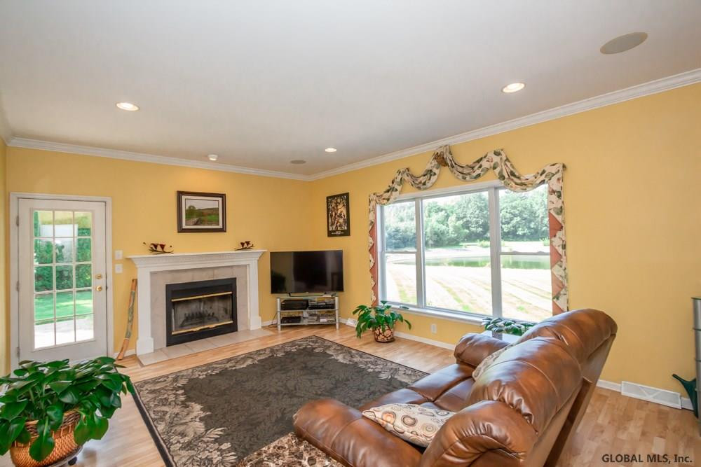 12 Worthington Road Schenectady, NY 12303 - Photo 9 of 46 Photo 9
