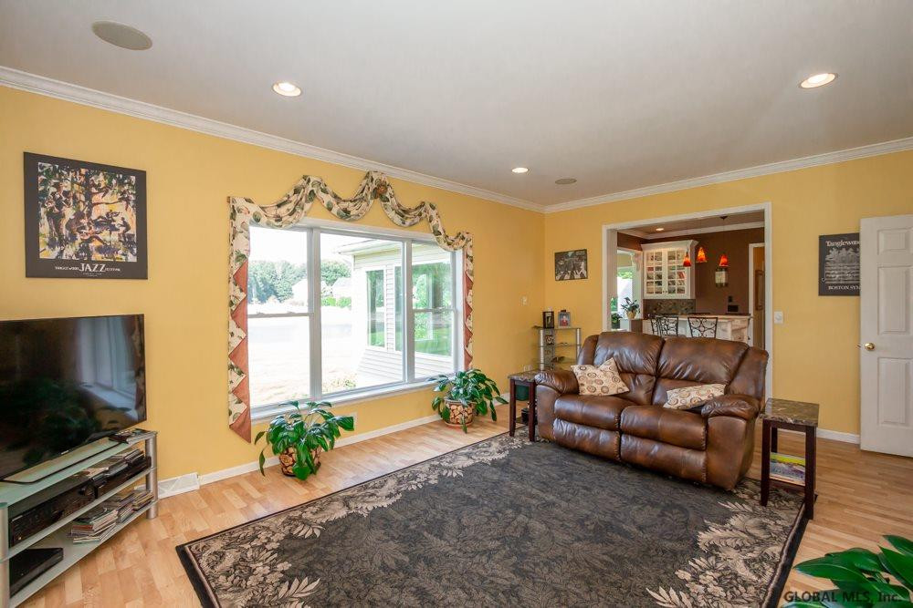 12 Worthington Road Schenectady, NY 12303 - Photo 10 of 46 Photo 10