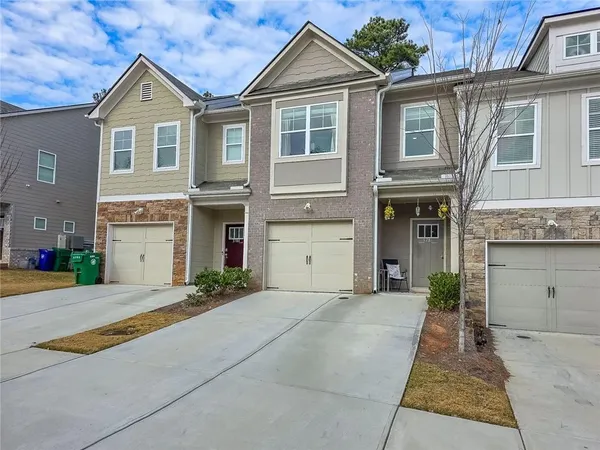 $2,100 | 5786 Calle Vista Drive, Lithonia, GA 30058