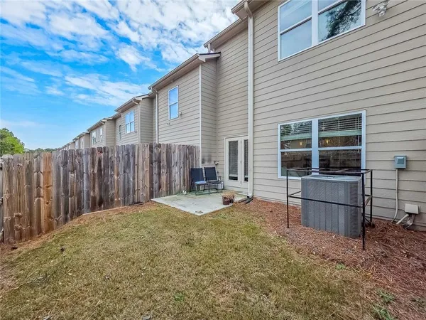 $2,100 | 5786 Calle Vista Drive, Lithonia, GA 30058