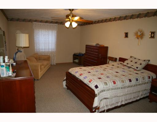 2850 Edgecliff Road, Unit 29 Lower Burrell, PA 15068 - Photo 4 of 7 Master Bedroom.
