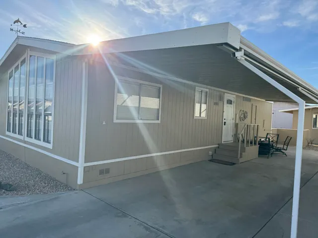 a front view of house with yard