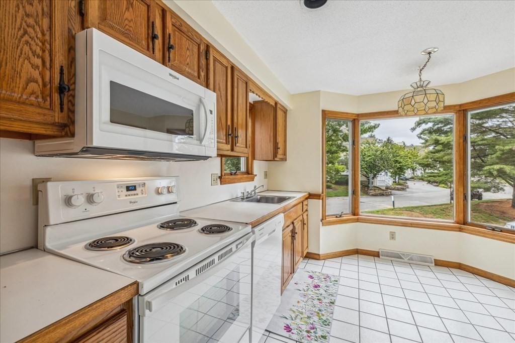 47 Abington Road, Unit 47 Danvers, MA 01923 - Photo 11 of 40 Gallery Image 11