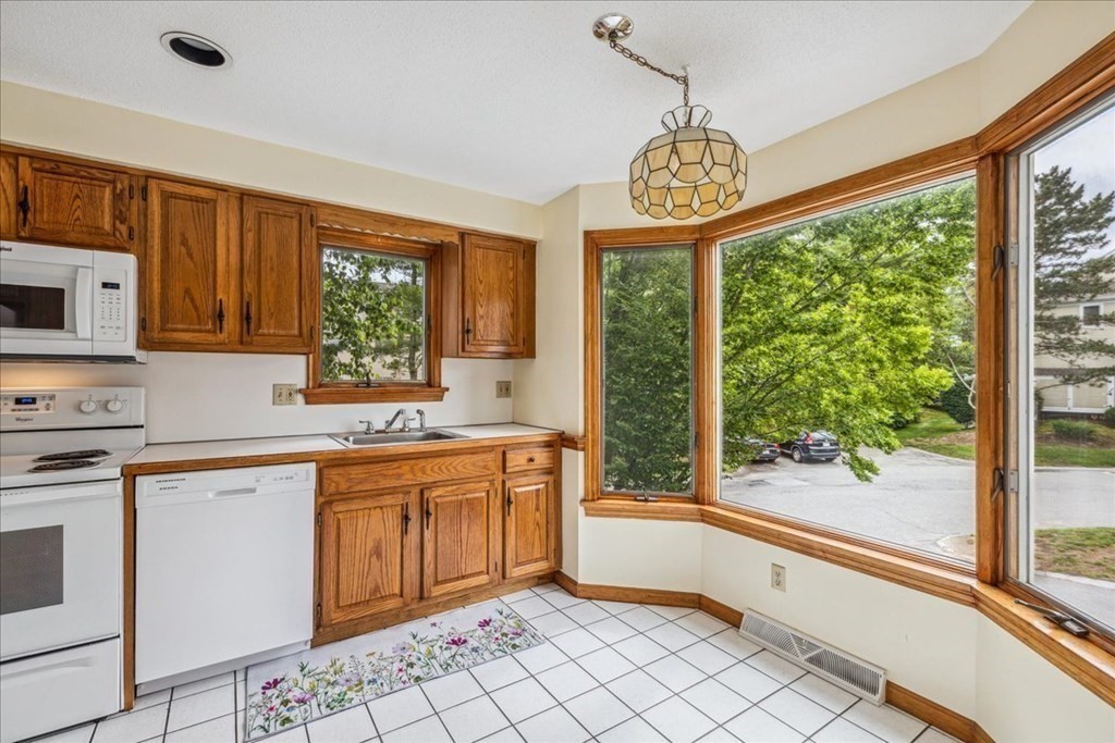 47 Abington Road, Unit 47 Danvers, MA 01923 - Photo 9 of 40 Gallery Image 9