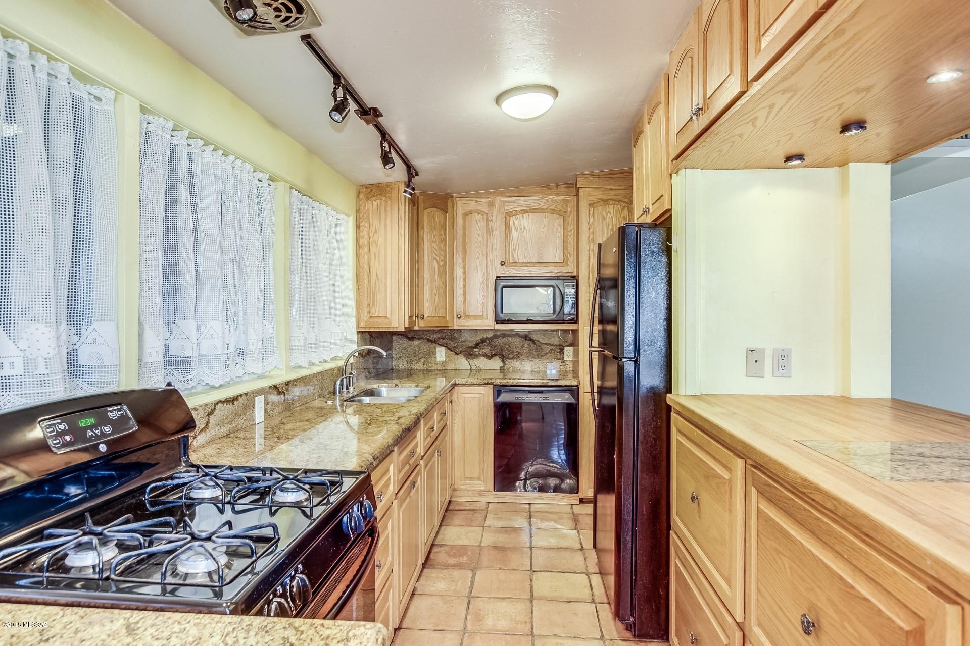 3409 North Country Club Road Tucson, AZ 85716 - Photo 4 of 13 Gallery Image 4