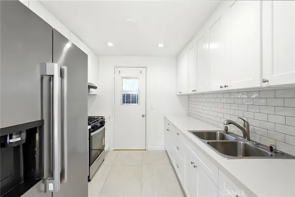 $3,495 | 11311 Tampa Avenue, Unit 21, Porter Ranch, CA 91326