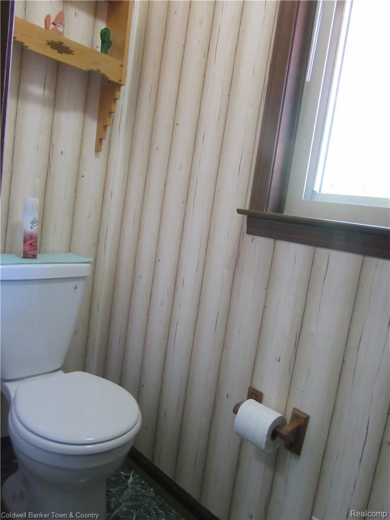3758 Beattie Road Howell, MI 48843 - Photo 28 of 62 half bath