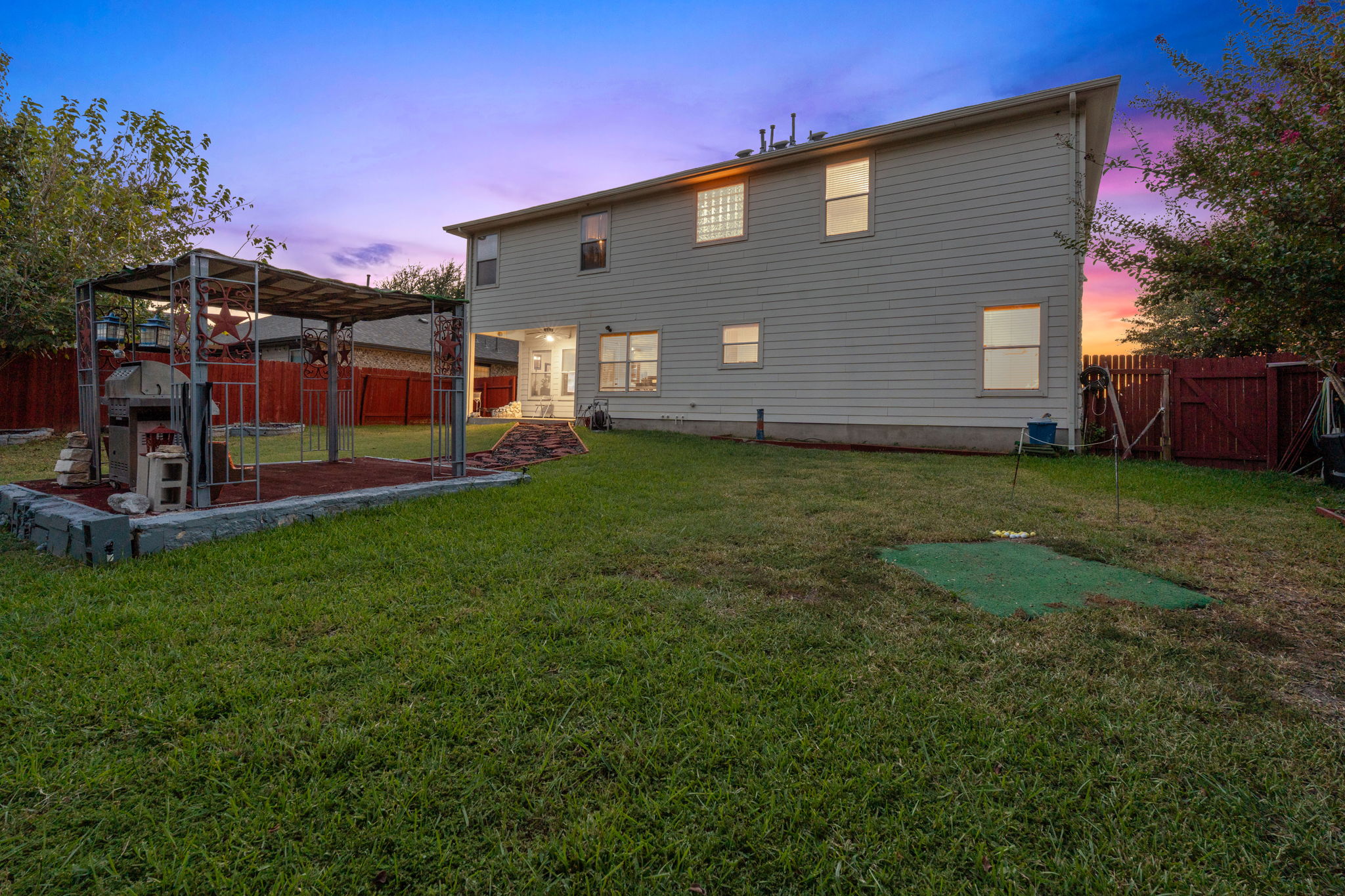 1024 Portchester Castle Path Pflugerville, TX 78660 - Photo 39 of 40 a front view of a house with garden