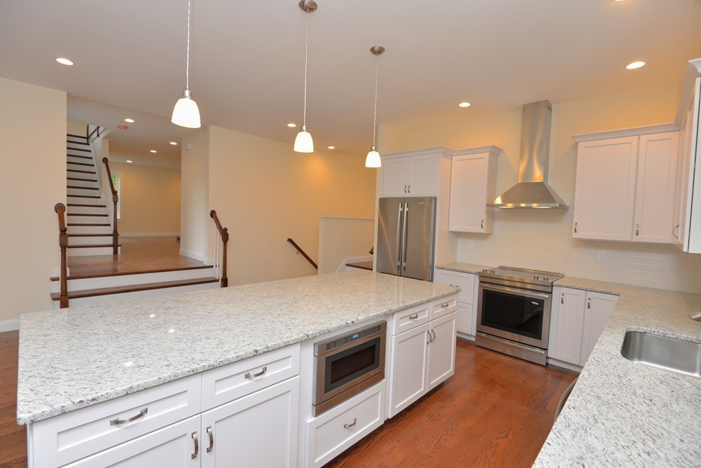 28 Grove Road Natick, MA 01760 - Photo 3 of 30 Gallery Image 3