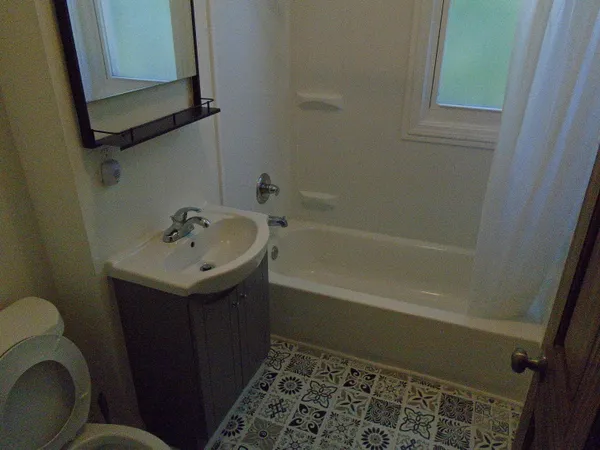 $1,890 | Undisclosed Address, Detroit, MI 48202