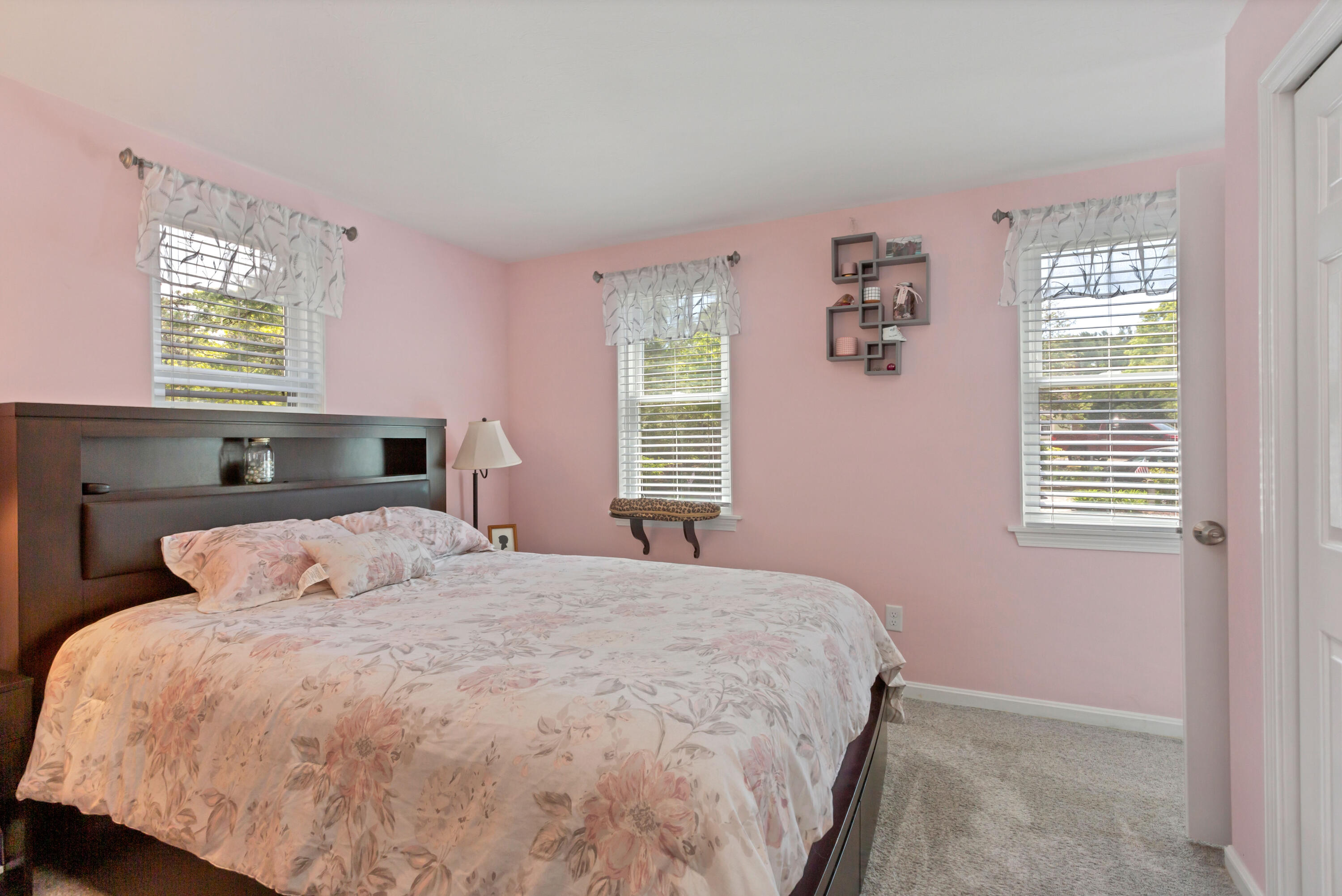 138 Gunstock Road Osterville, MA 02655 - Photo 16 of 47 a bedroom with a bed and a window