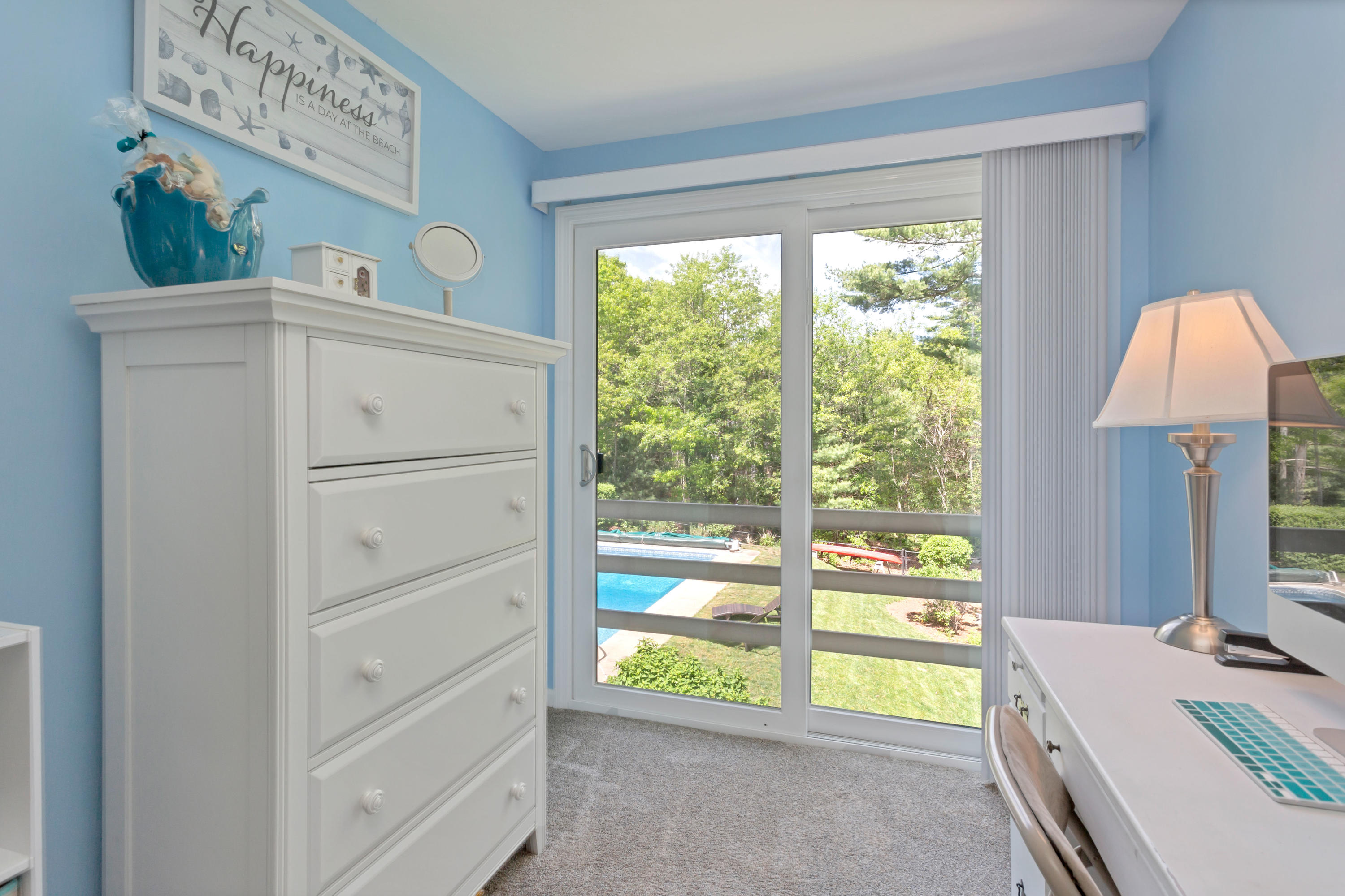 138 Gunstock Road Osterville, MA 02655 - Photo 25 of 47 a room that has a bed and a window