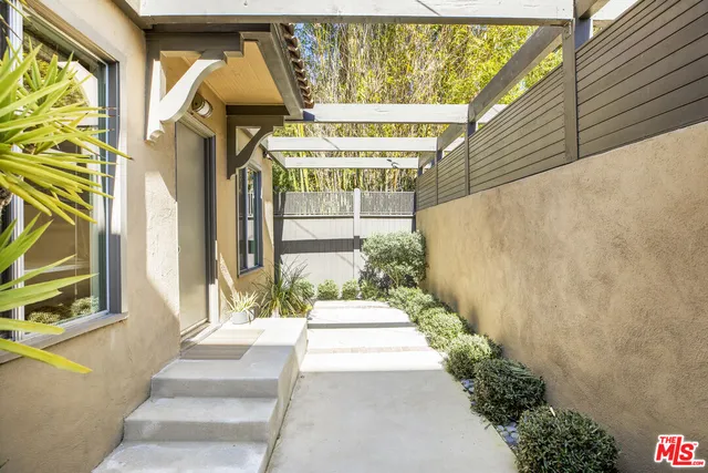 $3,299 | 733 Westmount Drive, West Hollywood, CA 90069