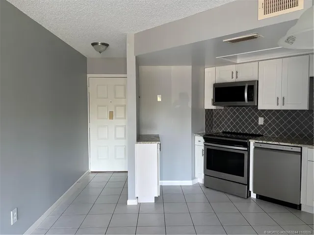 $1,600 | 2041 Northeast Collins Circle, Unit 510, Jensen Beach, FL 34957