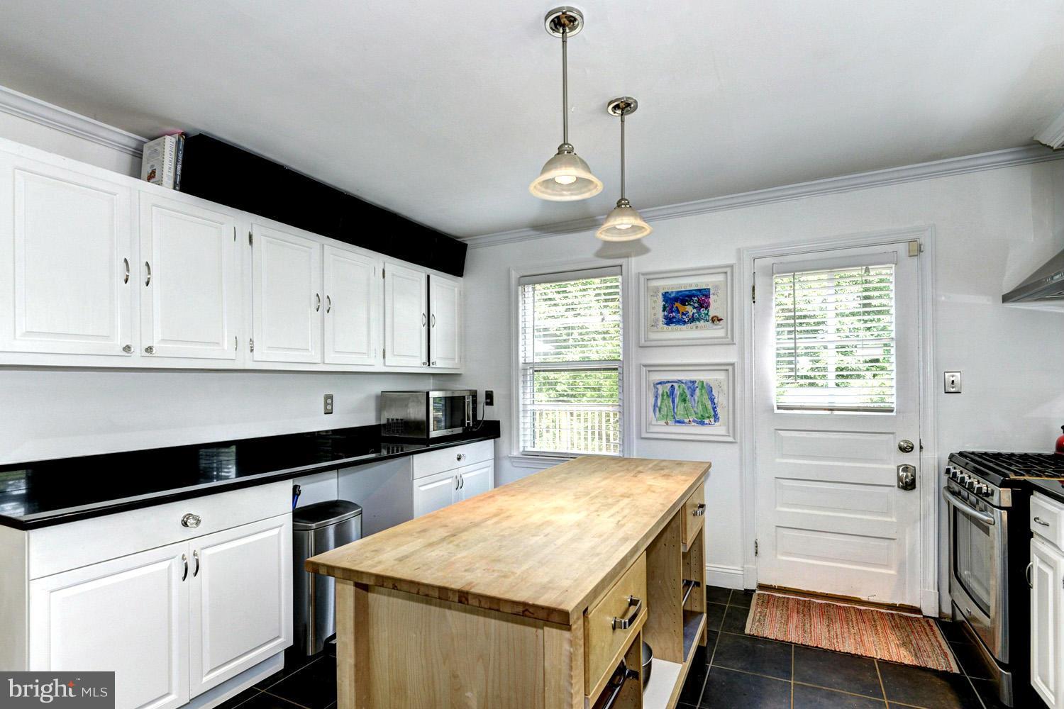 1240 Maple Road Arnold, MD 21012 - Photo 13 of 30 Revamped Urban Country Kitchen / Center Island