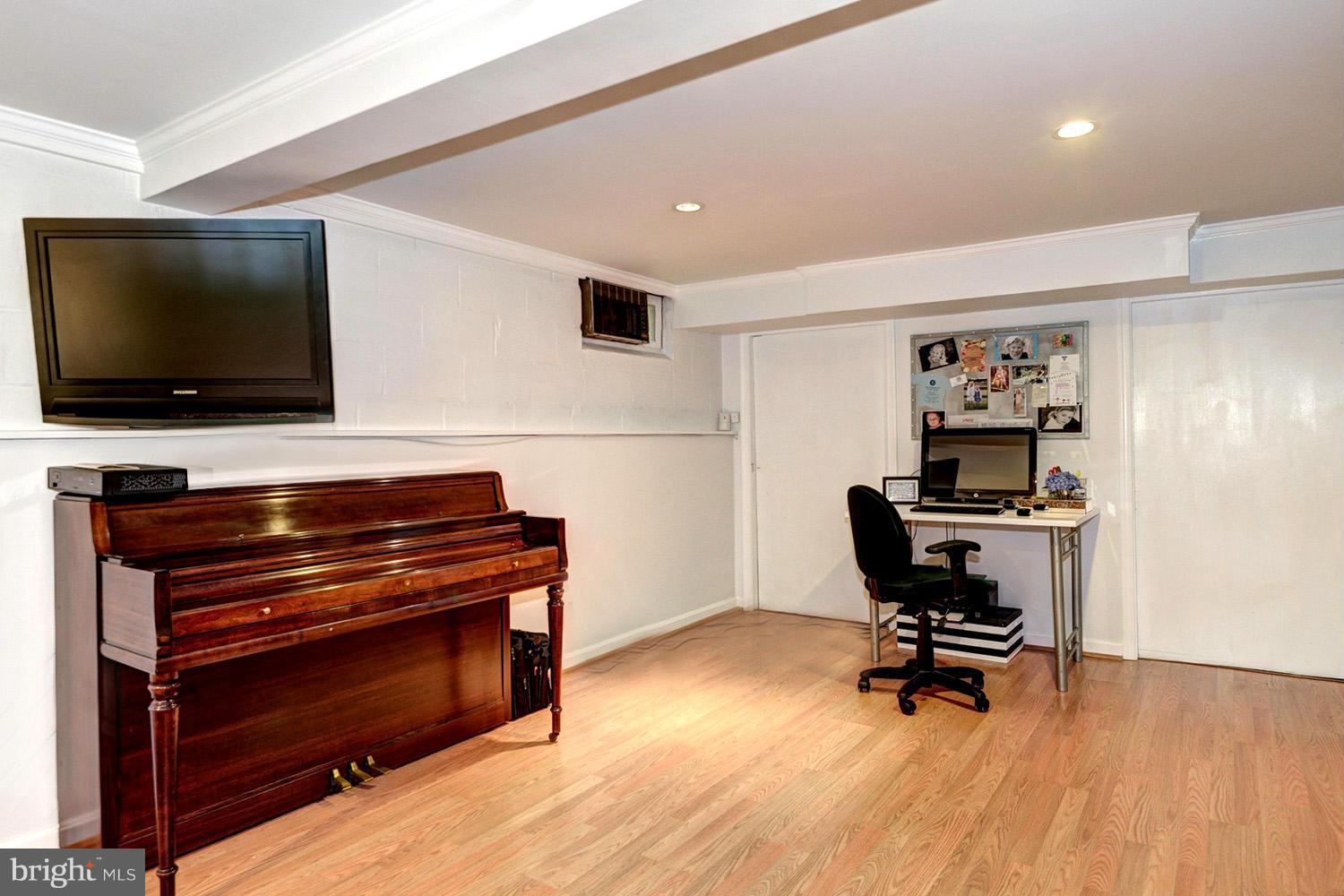 1240 Maple Road Arnold, MD 21012 - Photo 23 of 30 Master Sitting and Media / Music Area