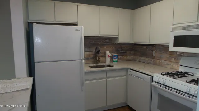 $2,100 | 3403 Bridge Avenue, Unit 3, Point Pleasant, NJ 08742