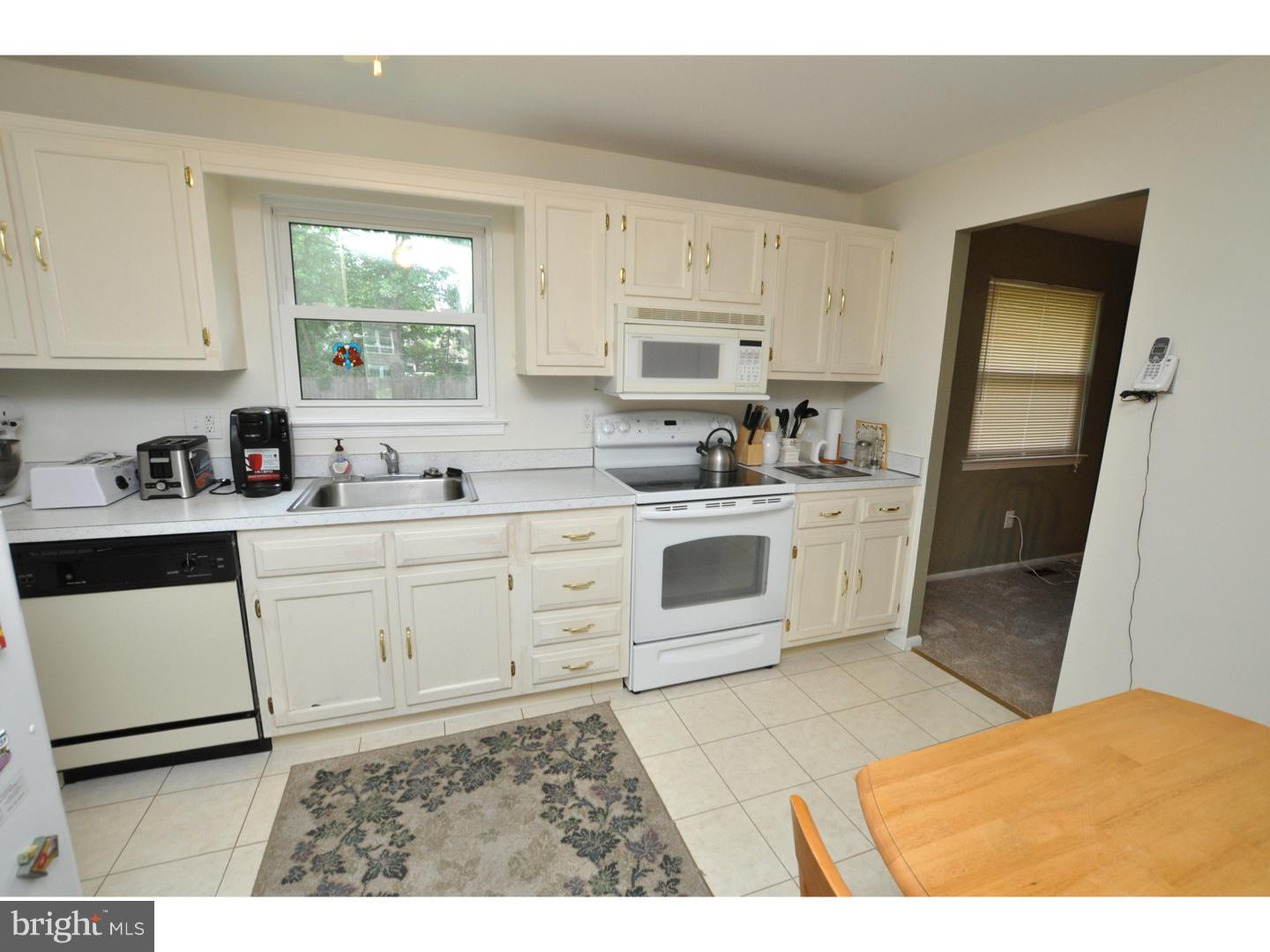 266 Burning Tree Road Delran, NJ 08075 - Photo 3 of 17