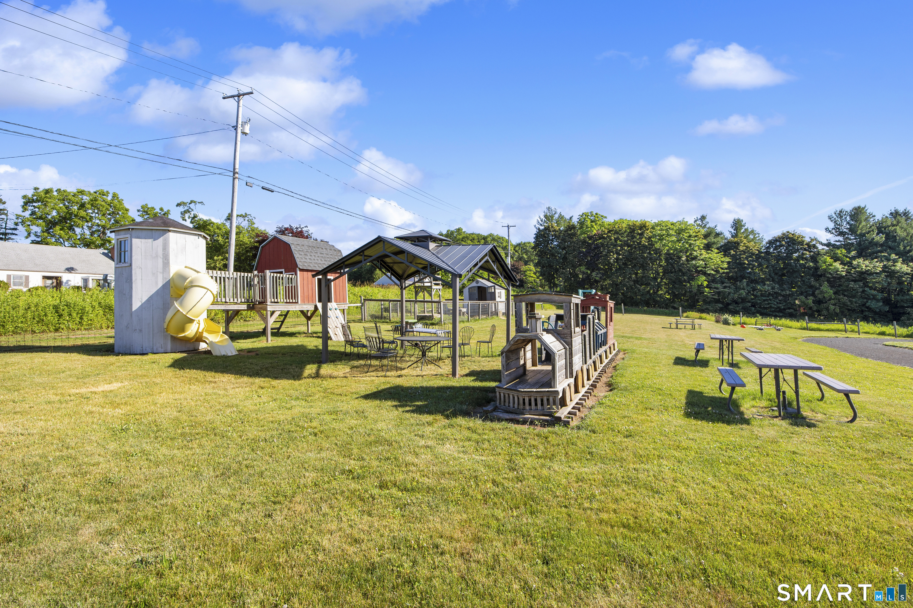 810 Dunbar Hill Road Hamden, CT 06514 - Photo 23 of 40