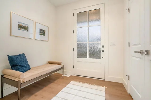 $899,000 | 735 North Twyckenham Drive, South Bend, IN 46617