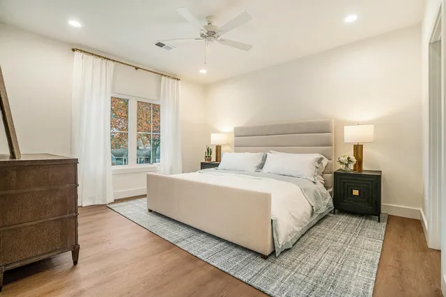 $899,000 | 735 North Twyckenham Drive, South Bend, IN 46617