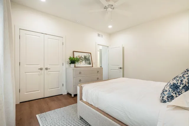 $899,000 | 735 North Twyckenham Drive, South Bend, IN 46617