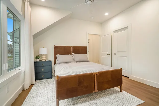 $899,000 | 735 North Twyckenham Drive, South Bend, IN 46617