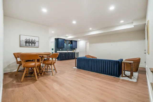 $899,000 | 735 North Twyckenham Drive, South Bend, IN 46617