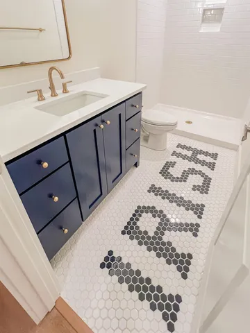 $899,000 | 735 North Twyckenham Drive, South Bend, IN 46617