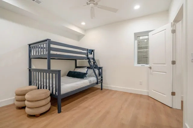 $899,000 | 735 North Twyckenham Drive, South Bend, IN 46617