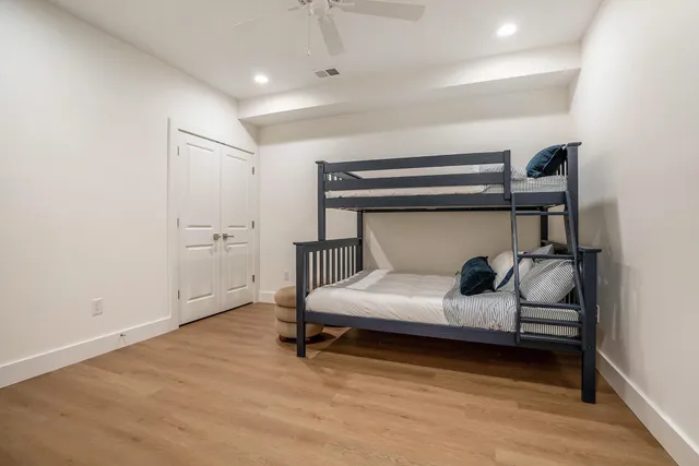 $899,000 | 735 North Twyckenham Drive, South Bend, IN 46617