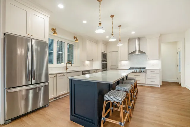 $899,000 | 735 North Twyckenham Drive, South Bend, IN 46617