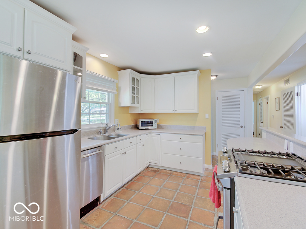 3639 Pinecrest Road Indianapolis, IN 46234 - Photo 10 of 39
