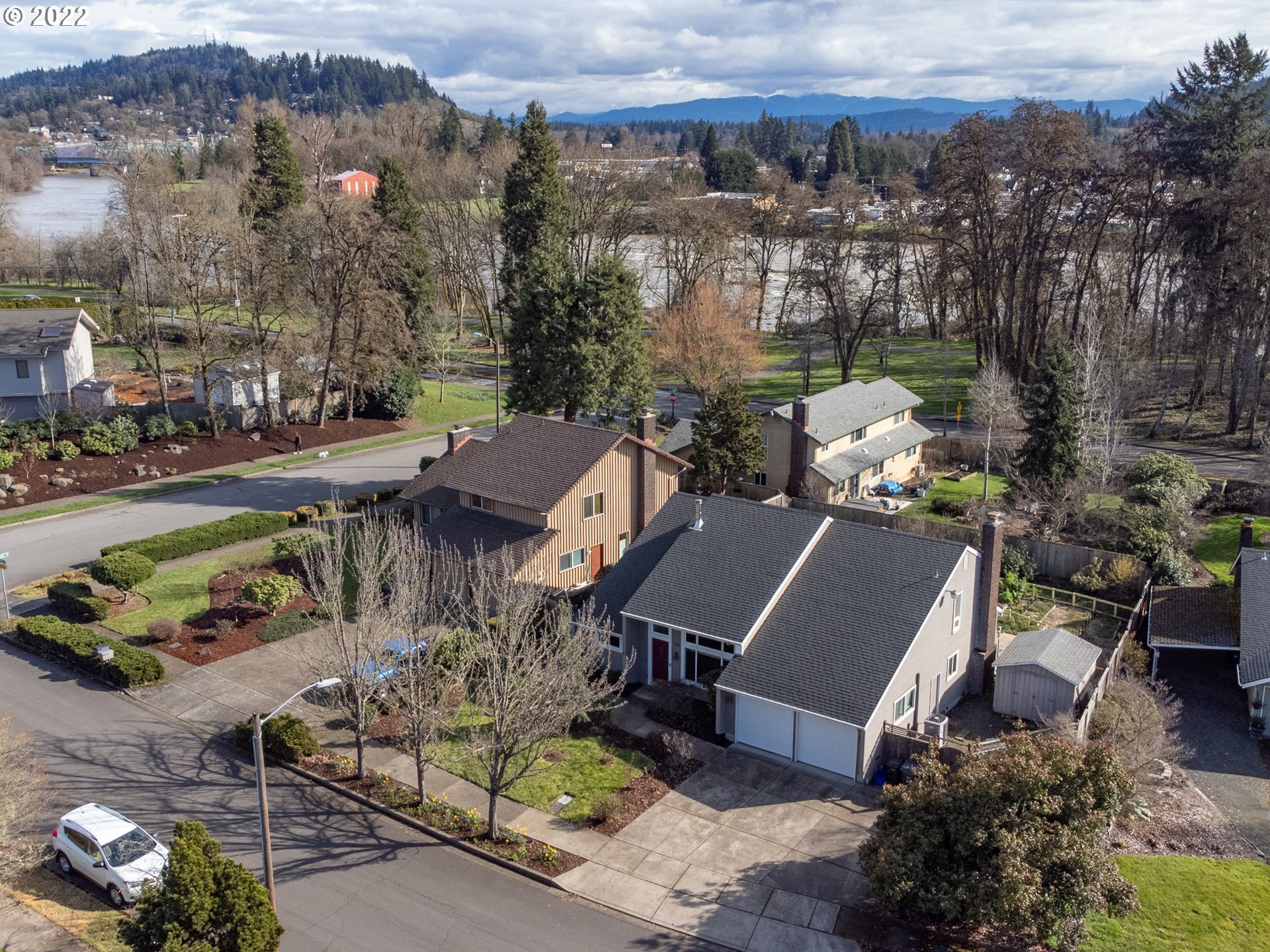 717 Edgemont Way Springfield, OR 97477 - Photo 3 of 32 an aerial view of multiple house