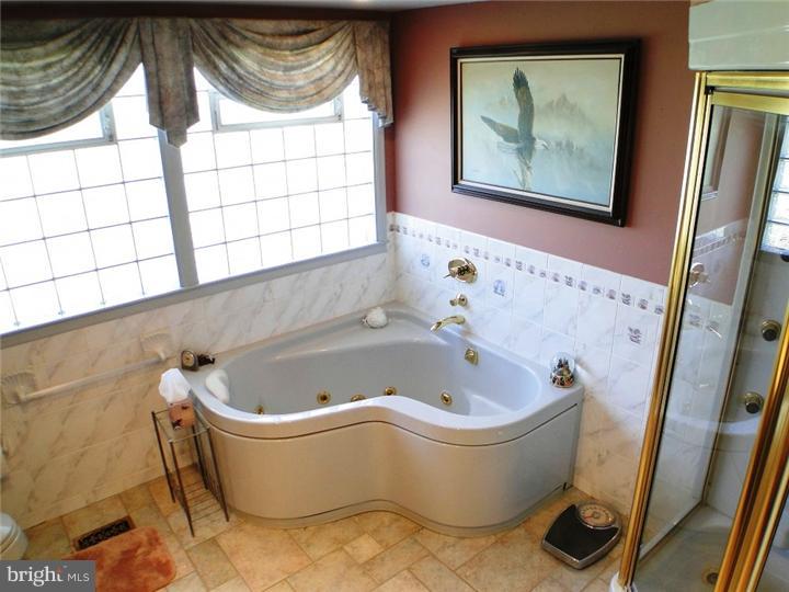 681 River Road Yardley, PA 19067 - Photo 12 of 24 Bathroom
