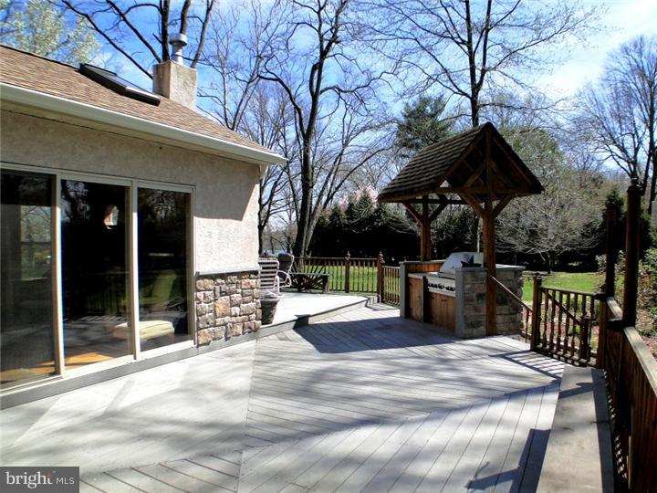 681 River Road Yardley, PA 19067 - Photo 18 of 24 Patio