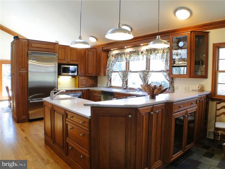 681 River Road Yardley, PA 19067 - Photo 8 of 24 Kitchen