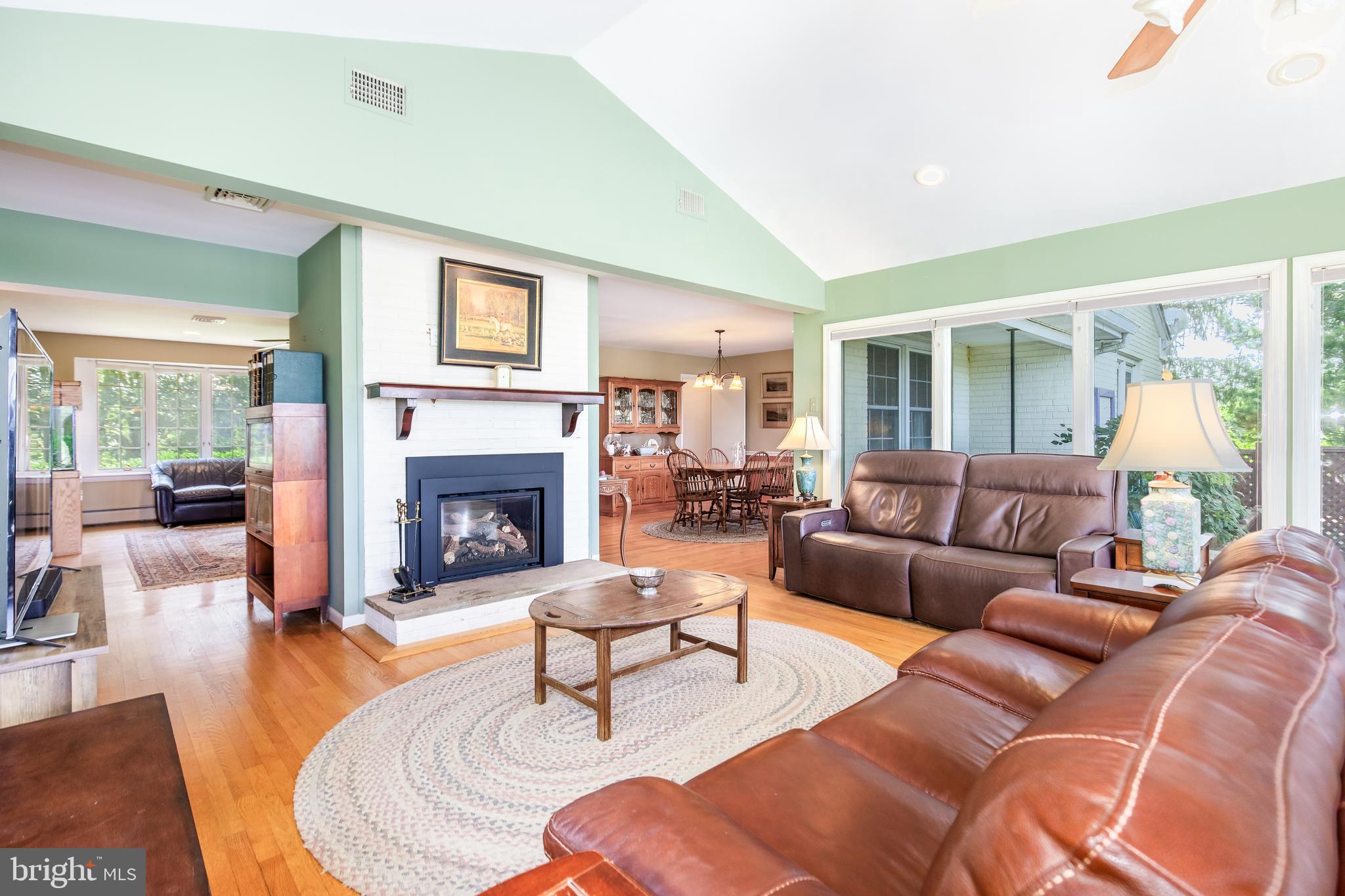 22520 Peach Tree Road Boyds, MD 20841 - Photo 20 of 50 Gigantic family room/great room.