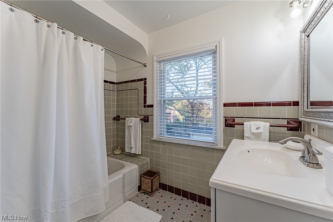 3833 Bushnell Road Cleveland, OH 44118 - Photo 22 of 34 Gallery Image 22